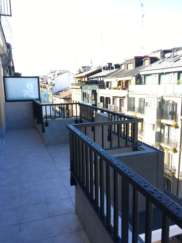 Armarios de exterior para terrazas a medida en Donostia/San Sebastián -  ARILAN